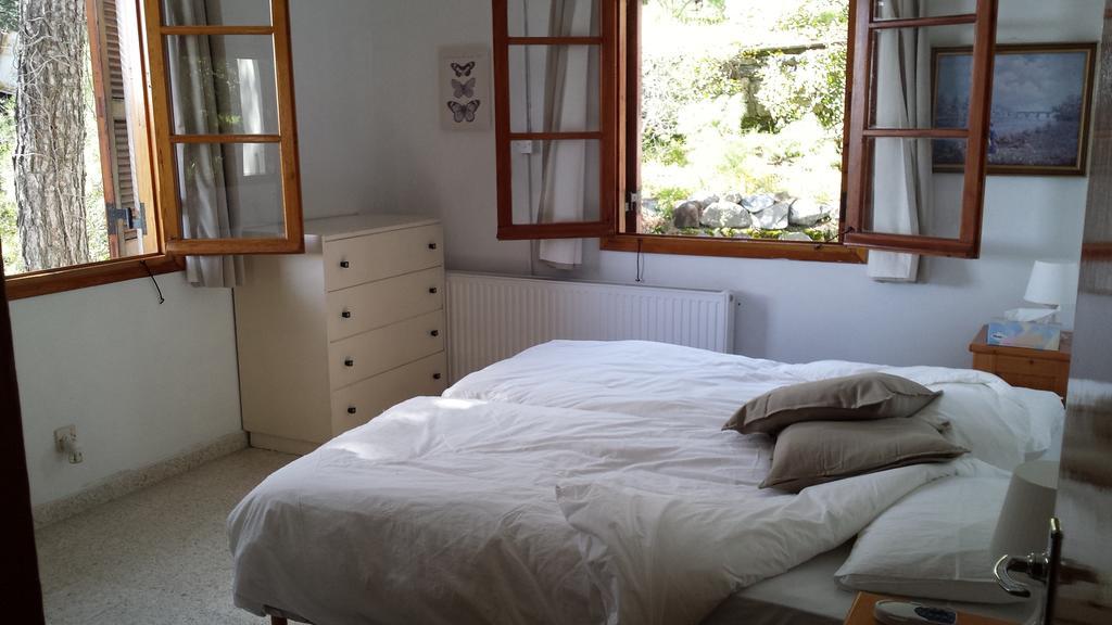 Villa In Moniatis Kamer foto