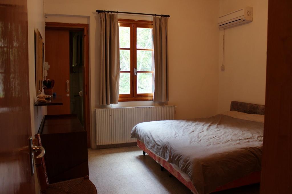 Villa In Moniatis Kamer foto
